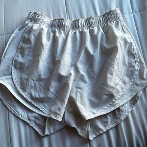 NIKE WOMENS white shorts